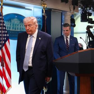 ‘Absolute chaos’: Ex-Trump press secretary issues ominous warning about president’s future