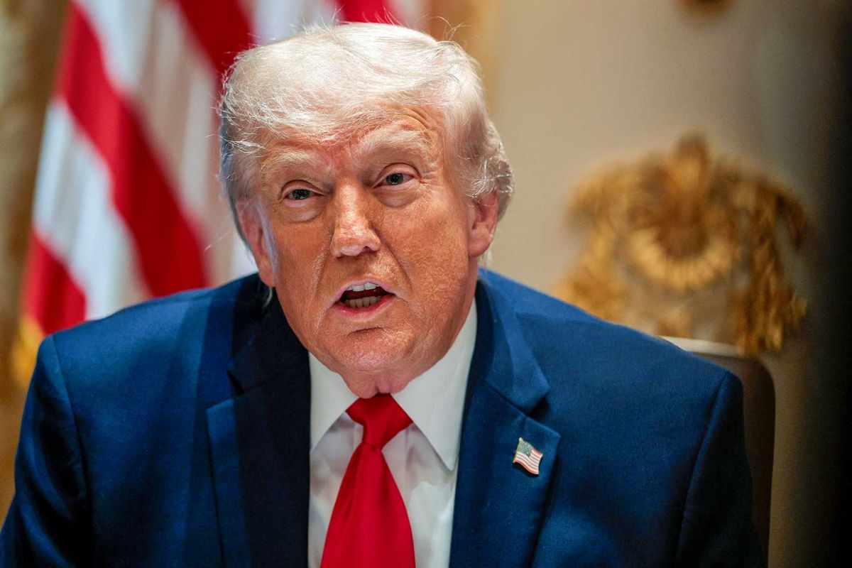 'Incompetent' Trump in dire straits as 'bread and circuses' routine backfires: author