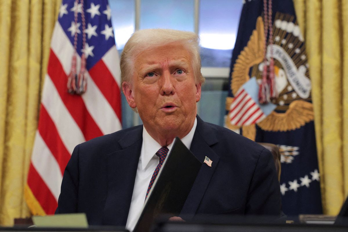‘A lot of big lies:’ CNN fact checker smacks down bevy of Trump’s wild Oval Office claims