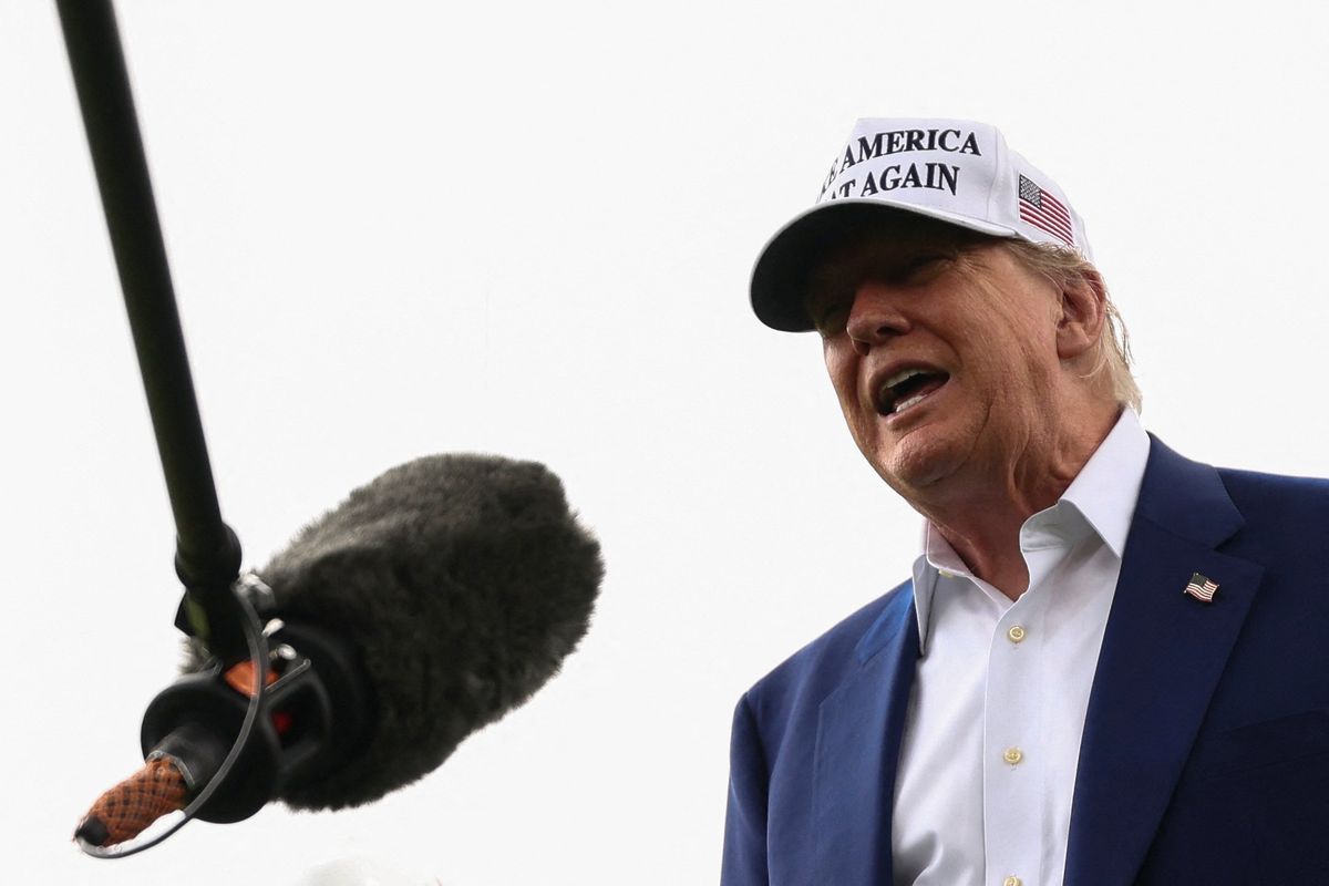 'They can be difficult, so can you': Trump insults reporter during impromptu Q&A