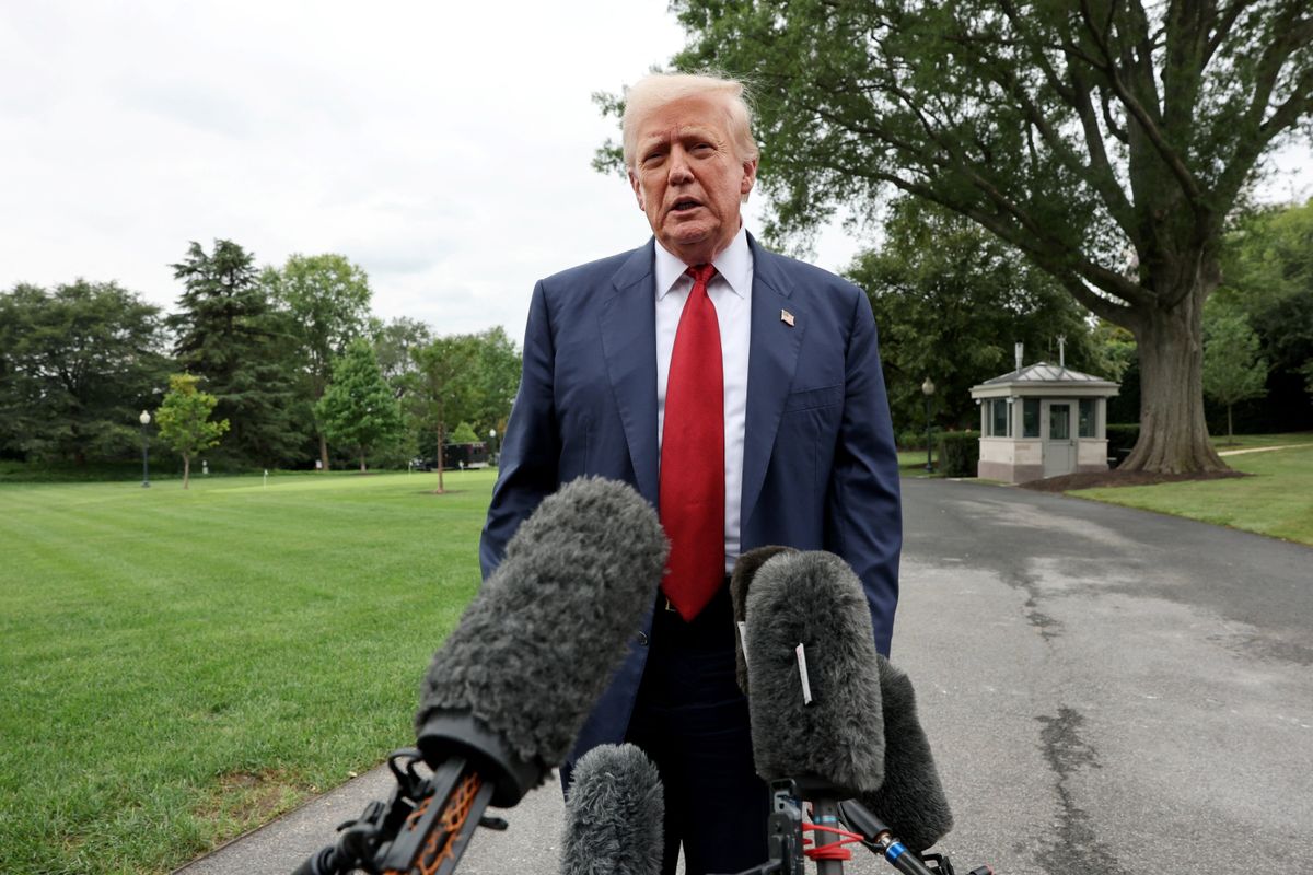 'False things over and over': CNN smacks down 10 Trump lies from just this week