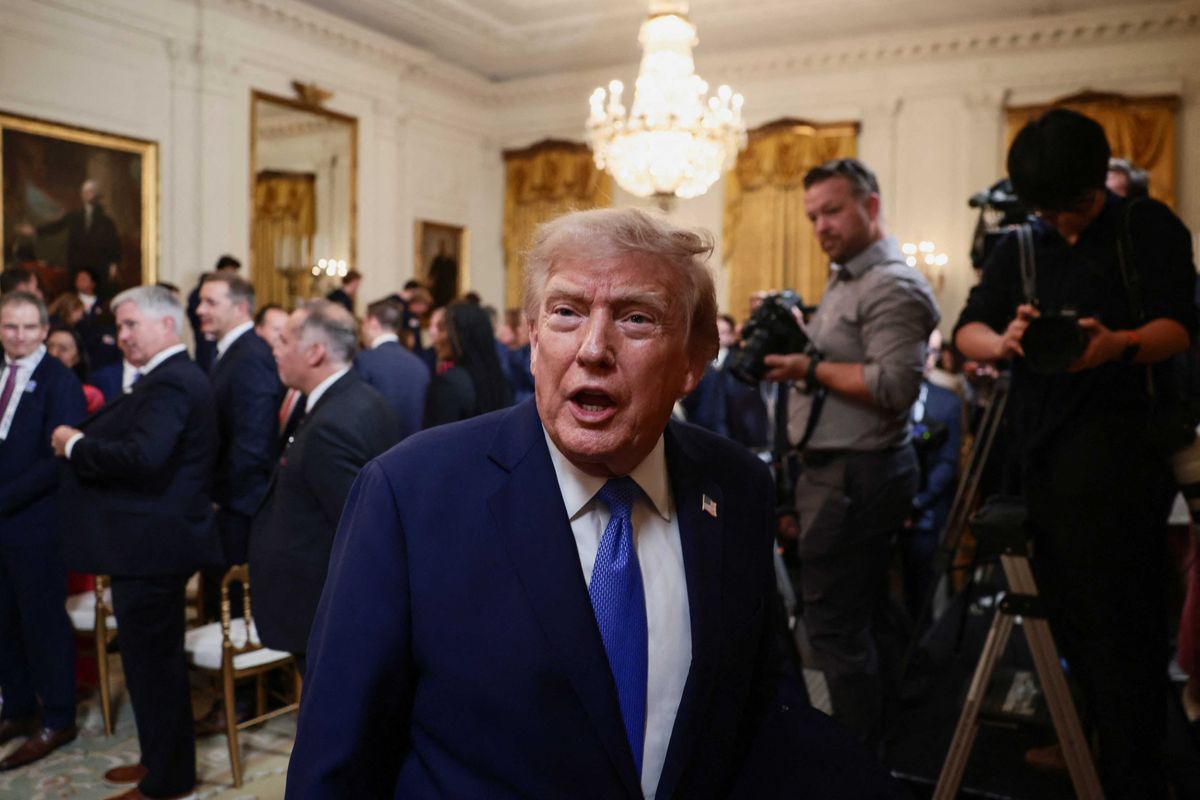 Trump's 'desperate attempt' to escape 'blaring warnings' flagged by economist