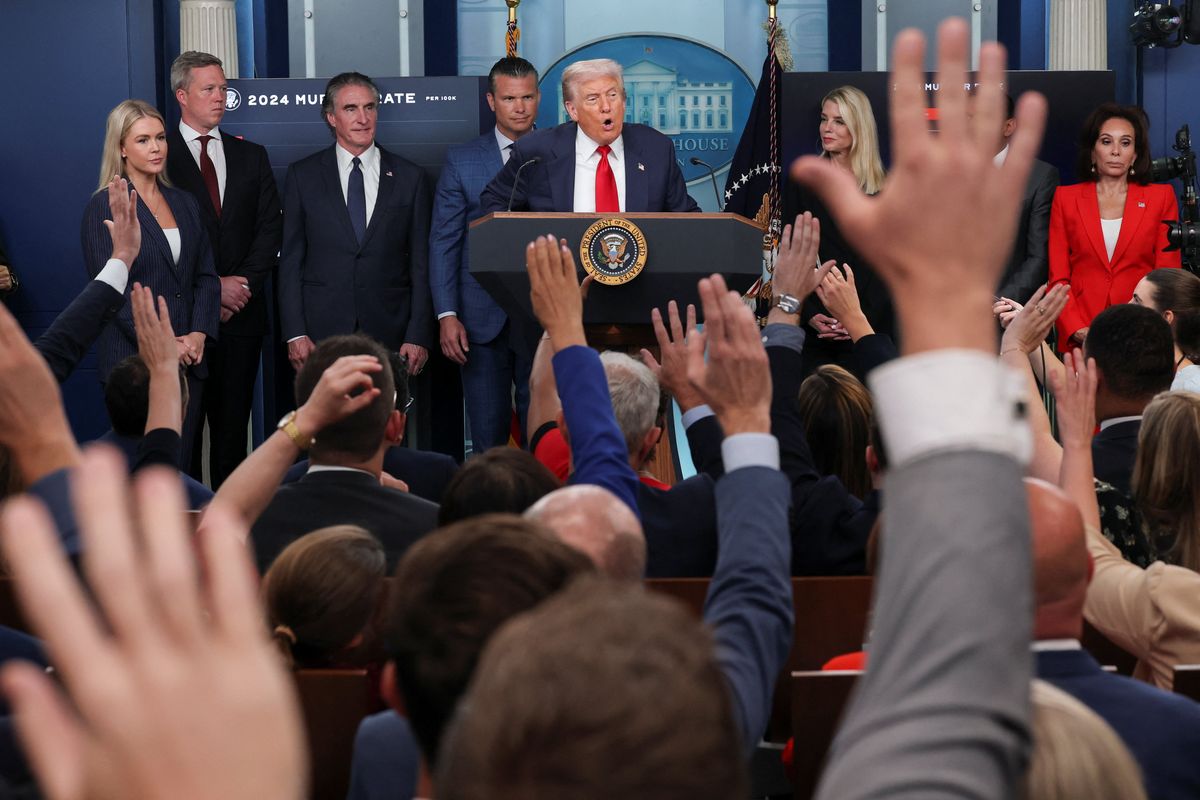 'Worrying signs': Experts alarmed media 'ill-equipped' to withstand Trump's new threats