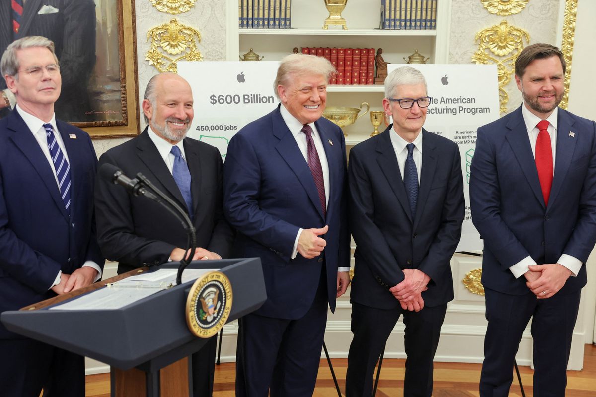 'Huge problem': New White House Epstein revelation astounds legal analyst