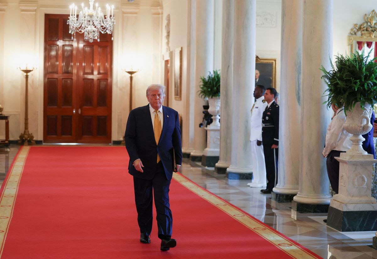 'Struggling' Trump spirals as 'usual playbook' fails to get him out of jam: report