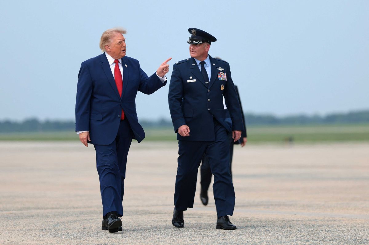 Trump's Air Force One ruse revealed war's end is 'further away than ever': analyst