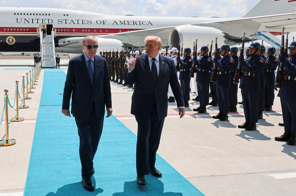 Trump ditches Qatari jet as experts raise equipment concerns