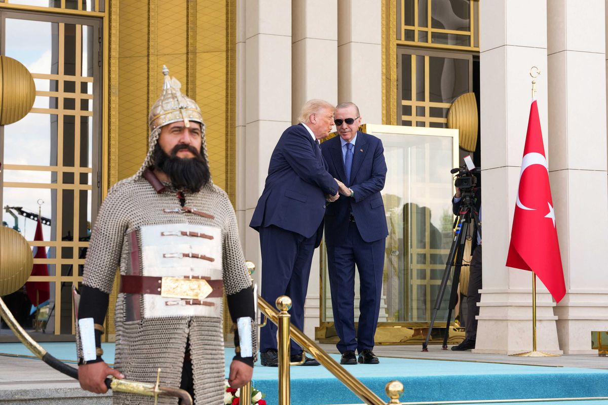 Trump fumbles his way through international press conference