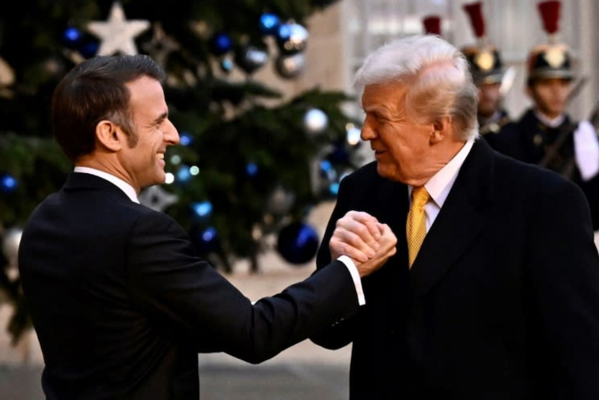 'Shadow president' Trump strides world stage