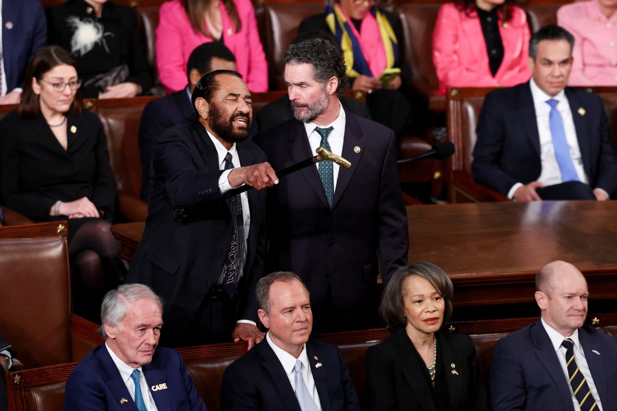 Democrats berated for flat-footed Trump response