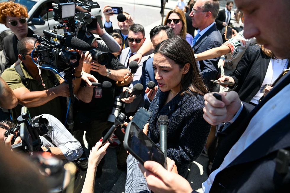 A five word pledge is splitting Democrats