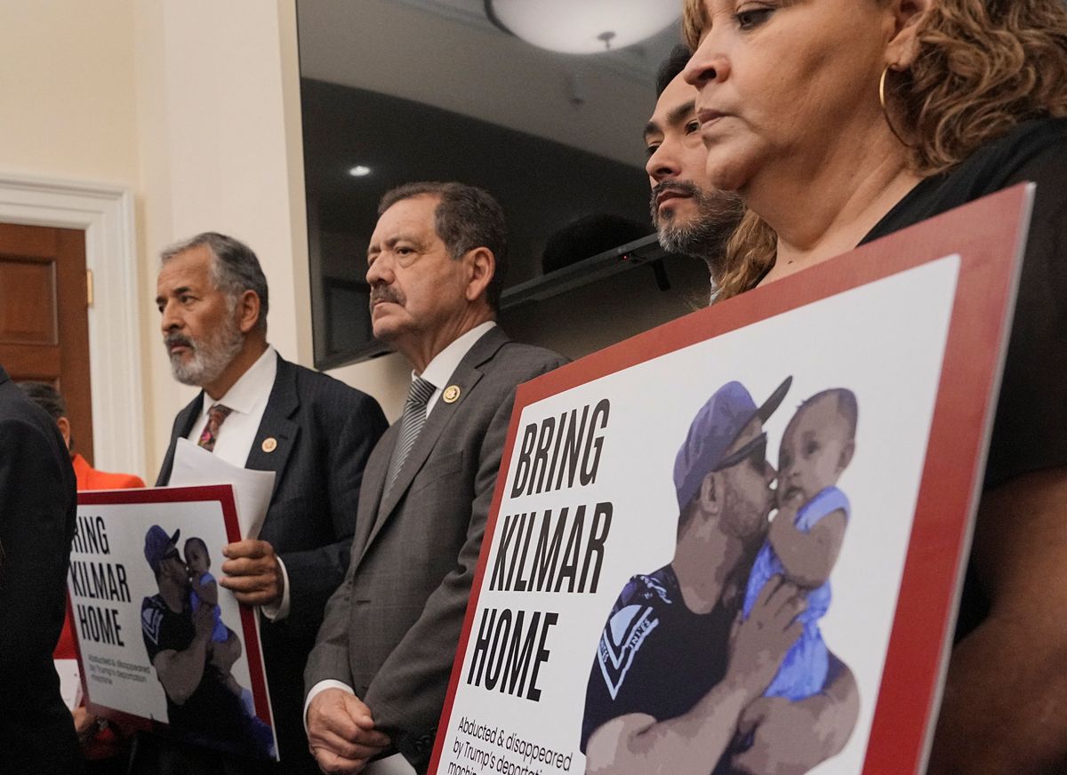 'Nothing has been done!' 'Intense' inquiry ordered into effort to return deported migrant