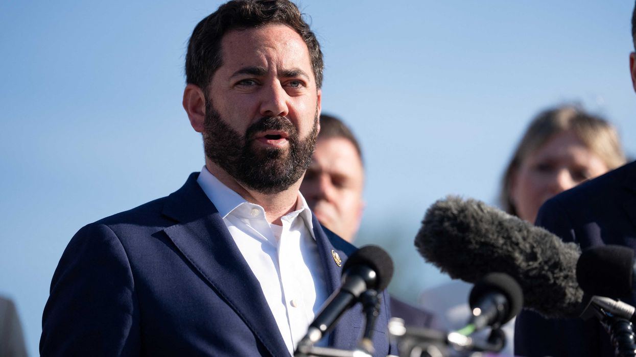 MAGA candidate humiliated after ‘mansplain’ attempt blows up in his face: 'Sit over there'