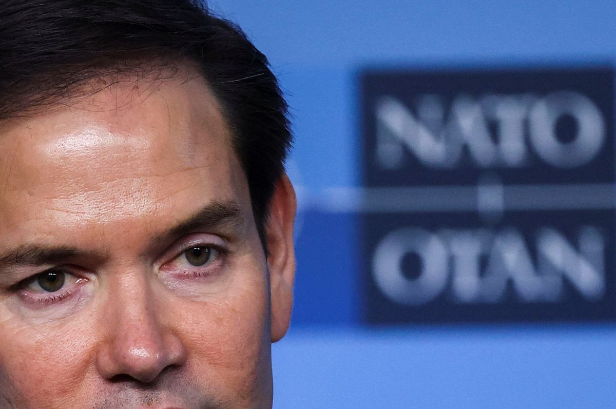 'Did you have a lobotomy?': Conservative slams 'free-trader' Rubio for kissing up to Trump