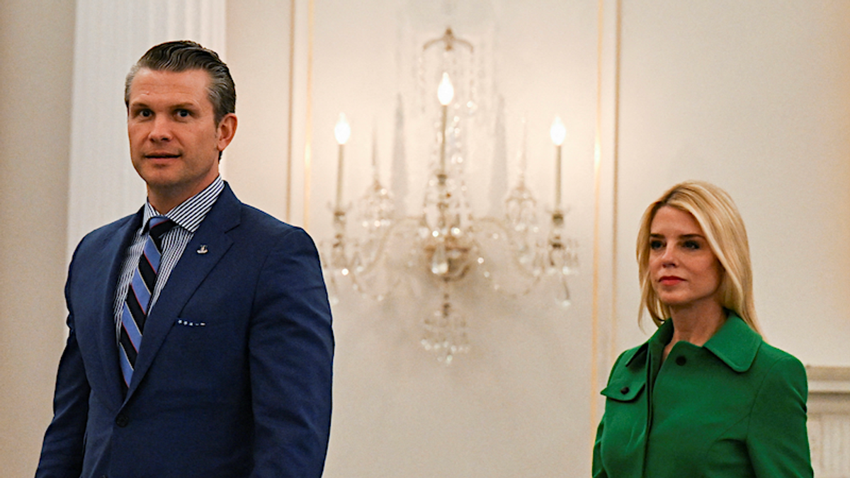 'This is so wrong': Onlookers slam Pam Bondi for signaling DOJ won't investigate war chats