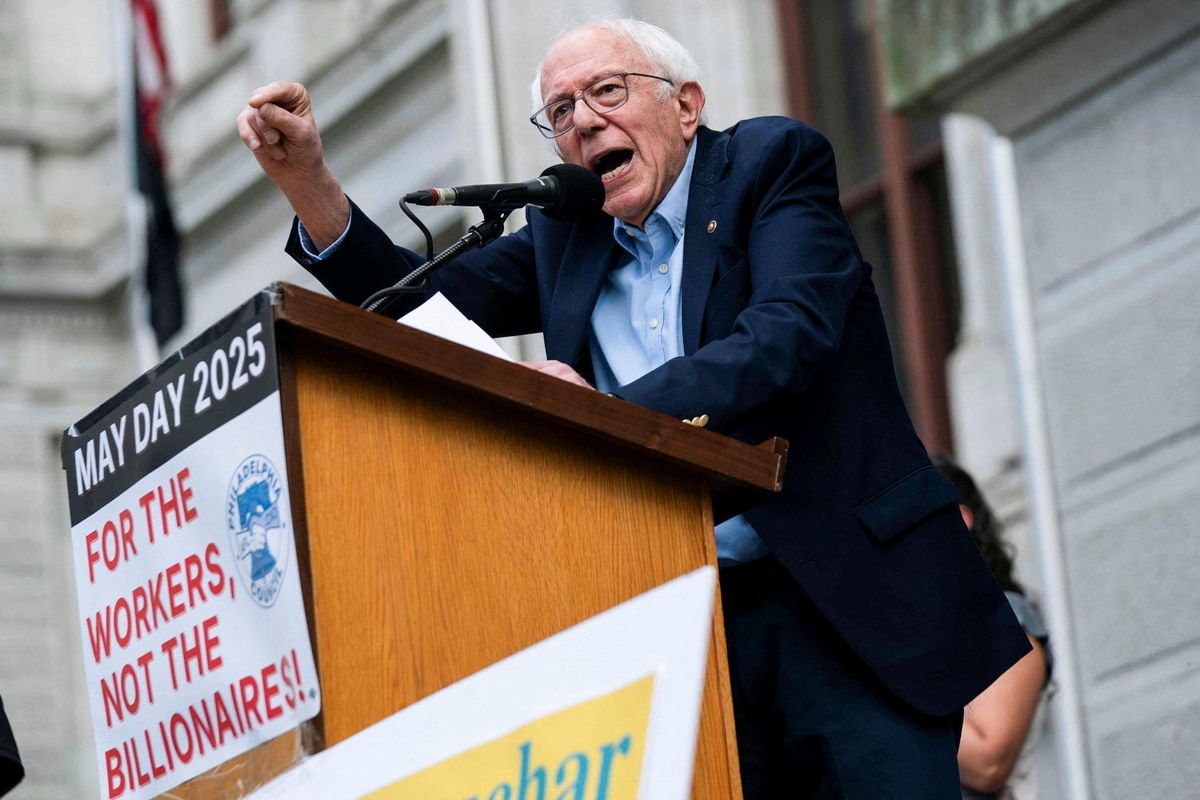 'Waiting for United?' Bernie Sanders defends private jet travel for 'Fight Oligarchy' tour