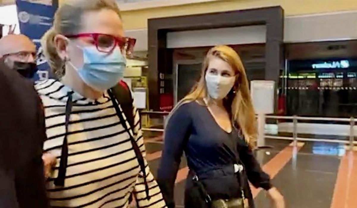 ‘Narcissism’: Sinema blasted after video of her ignoring constituent and apologizing to GOP senator goes viral