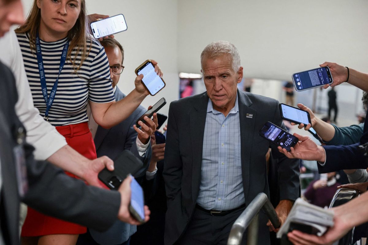 Thom Tillis publicly criticizes Trump and his 'incompetent personal advisor'