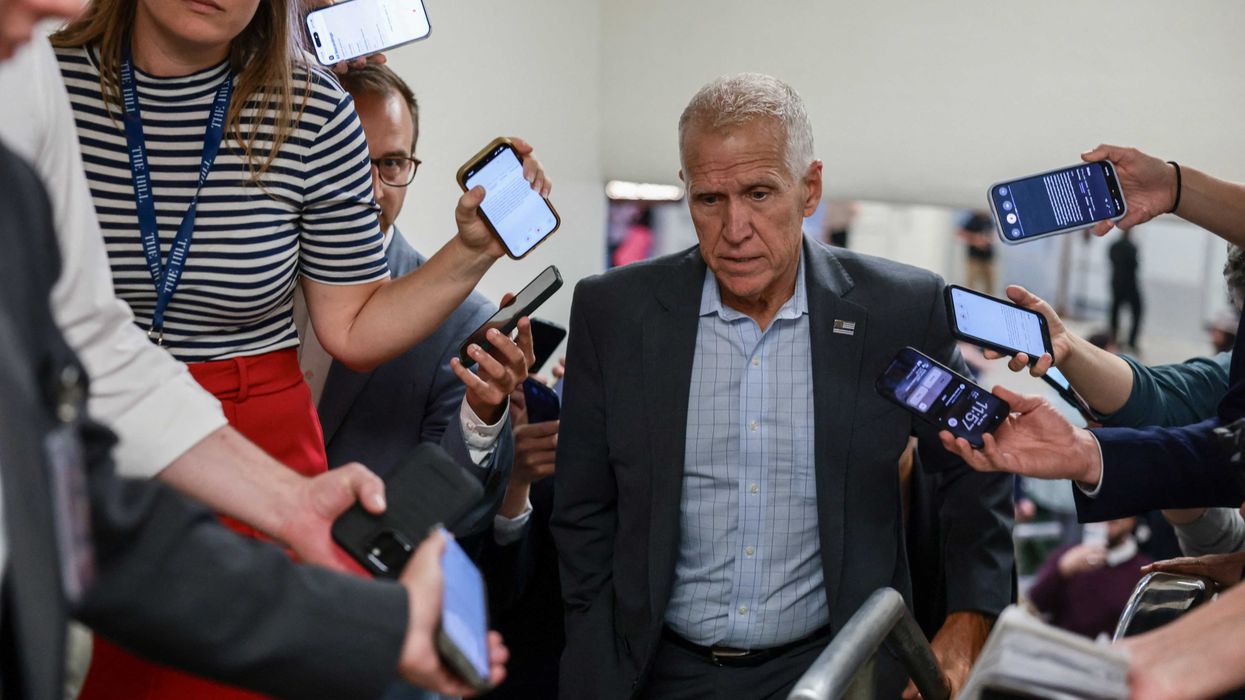 Thom Tillis publicly criticizes Trump and his 'incompetent personal advisor'