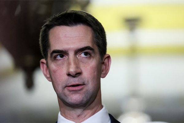 Republican skips packed town hall — and instead goes to $7K-a-plate dinner with donors
