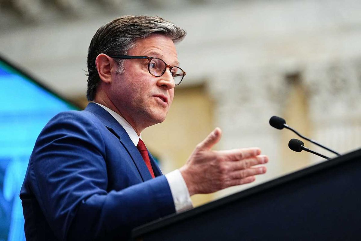 CNN reporter peppers Mike Johnson: 'Have you lost control of the House?'