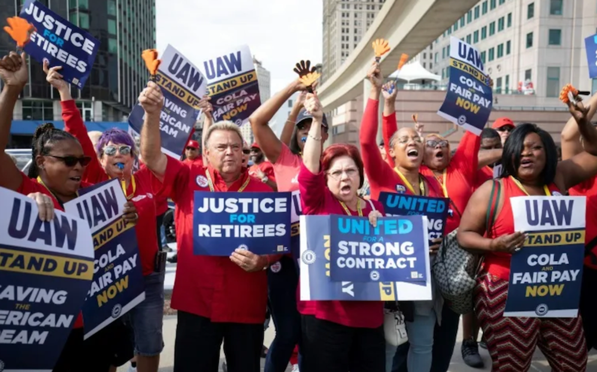 U.S. auto workers eye expanded strike as talks continue
