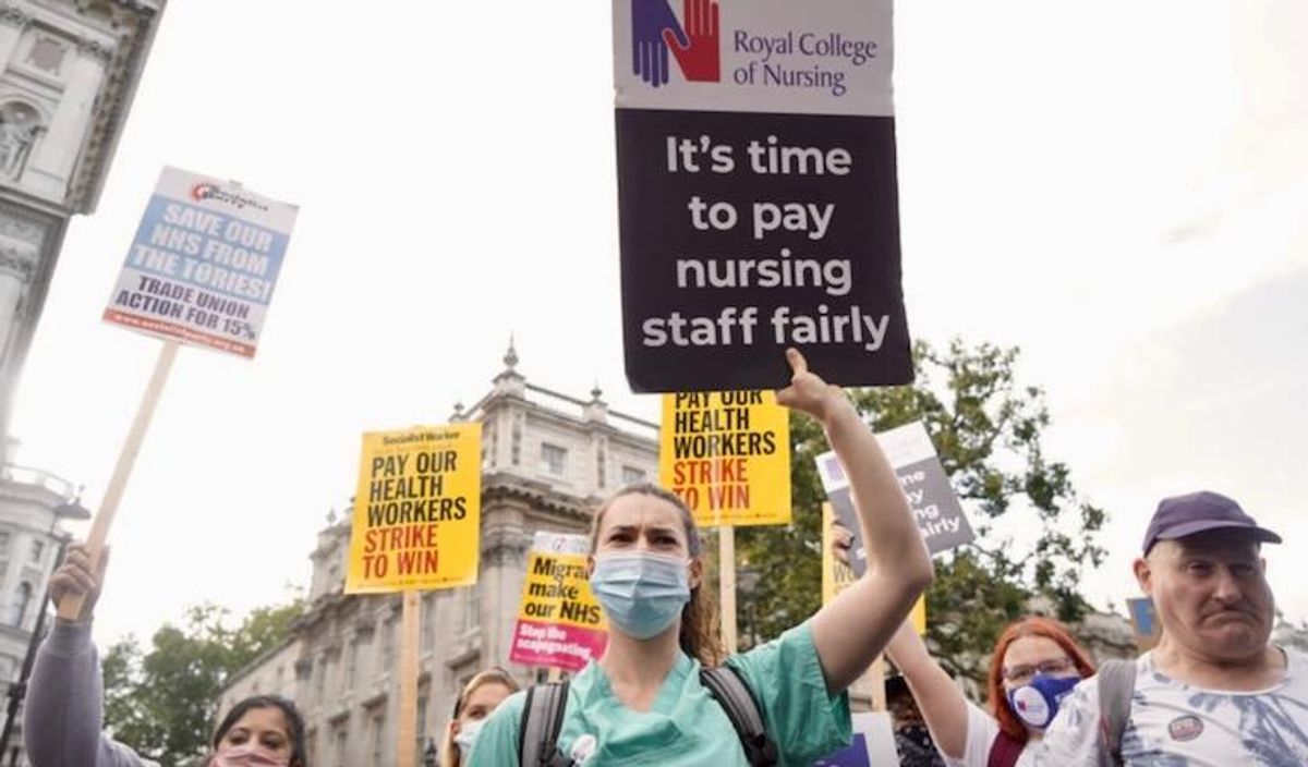 UK nurses begin unprecedented walkout