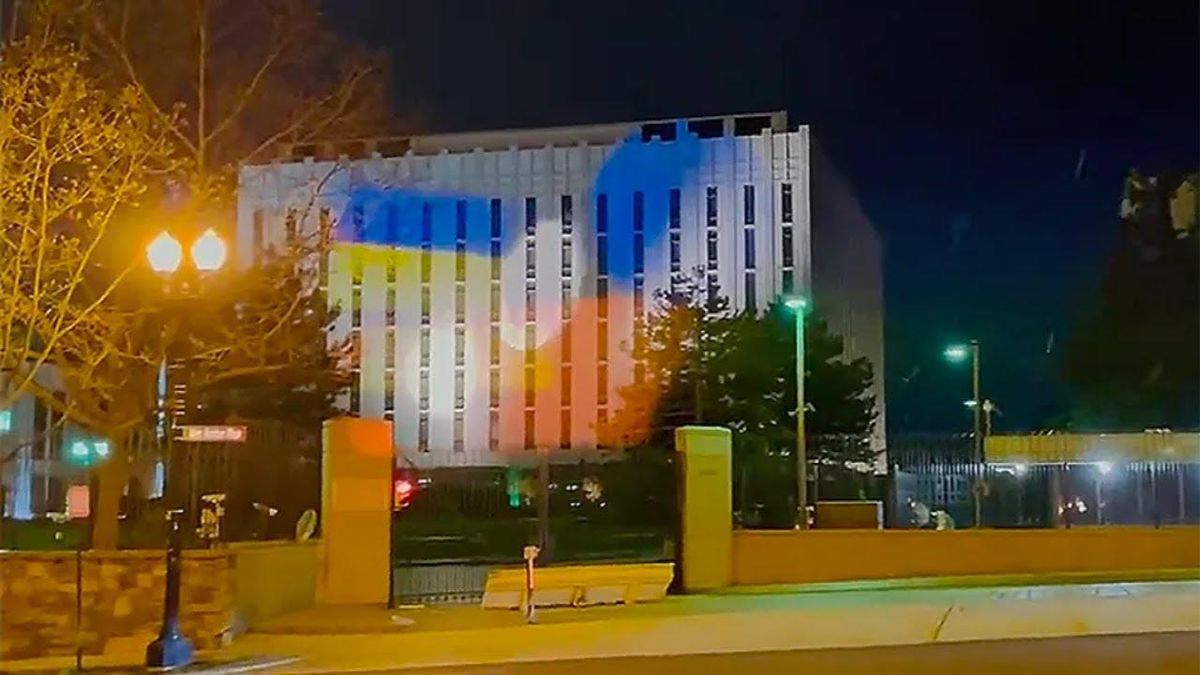 WATCH: Ukraine flag projected on Russian embassy — Russia tried to respond and hilarity ensued