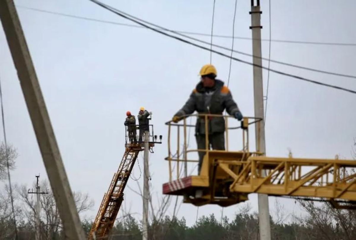Russian shelling kills 15 in Kherson as Ukraine battles to restore power