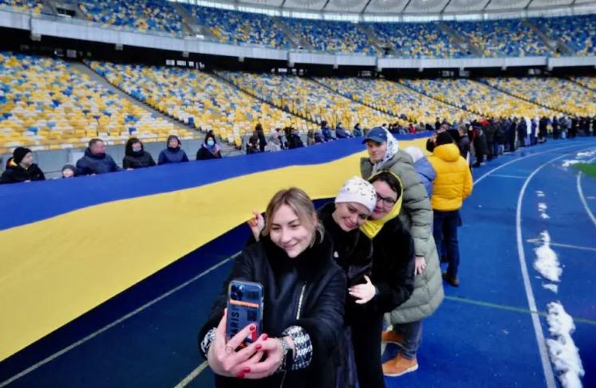 Ukraine marks 'Day of Unity' as NATO warns on Russia pullback