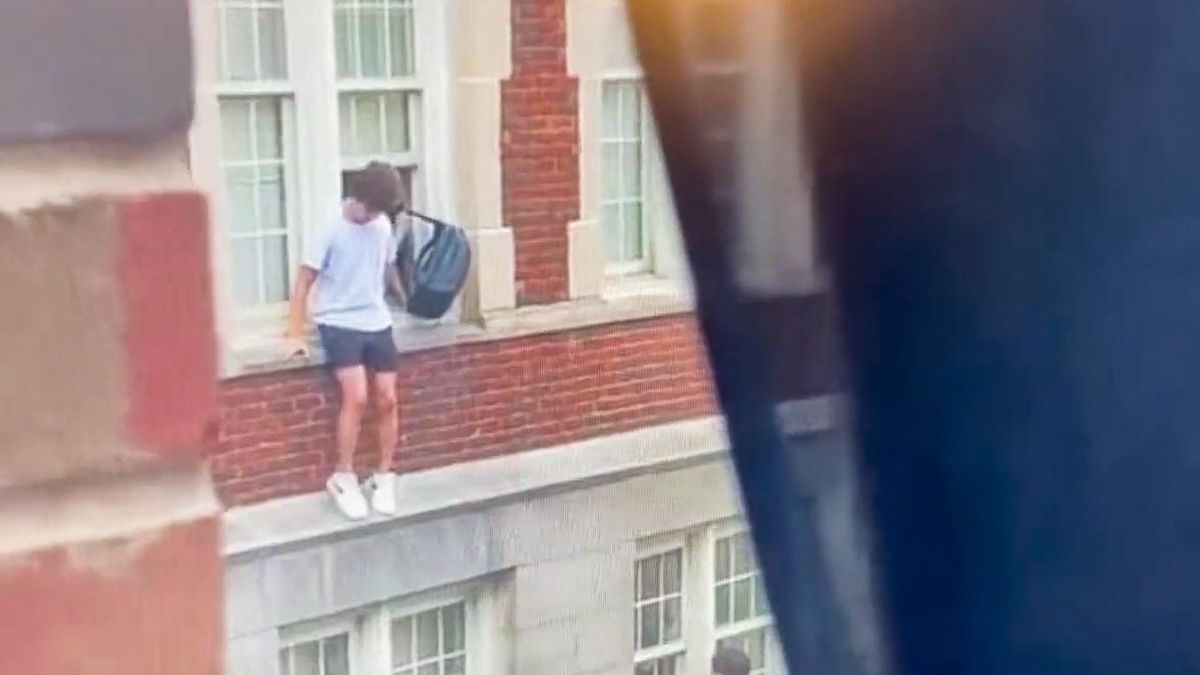 Watch: Students jump from windows to escape possible gunman at UNC
