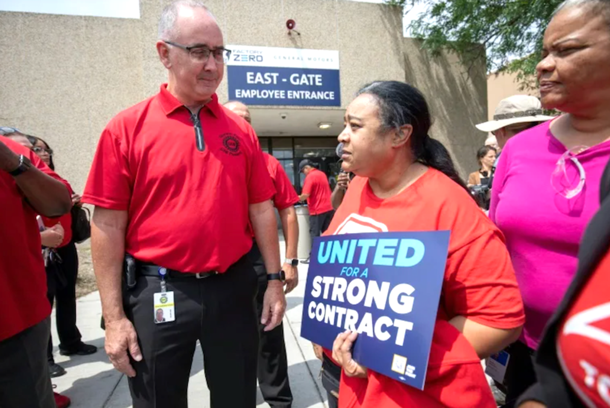 Biden calls for 'fair' contract as threat of US auto strike looms