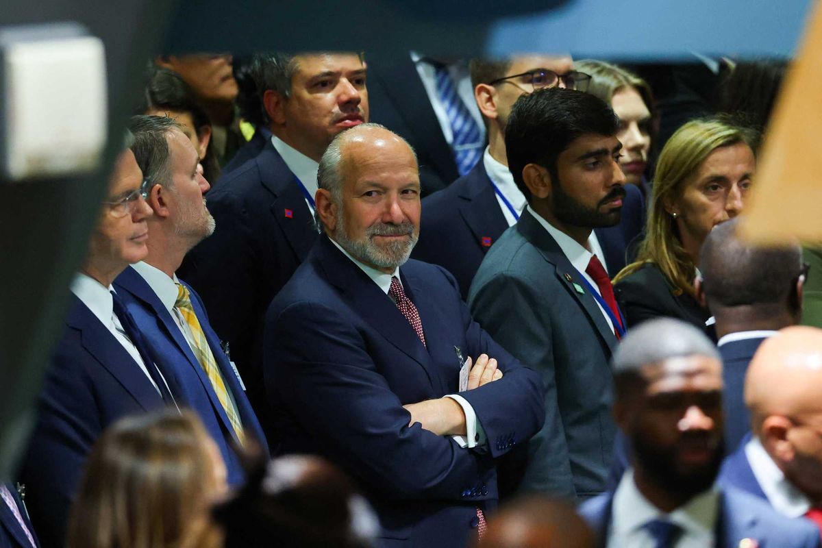 Probe launches after death of banker who exposed Howard Lutnick's Epstein ties: report