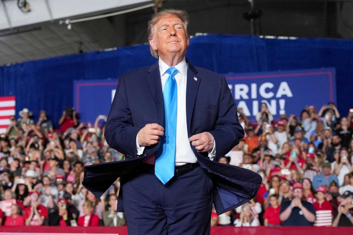 Fashion guru exposes damning detail in Trump's 'cheap' rally suit: 'I wonder why'