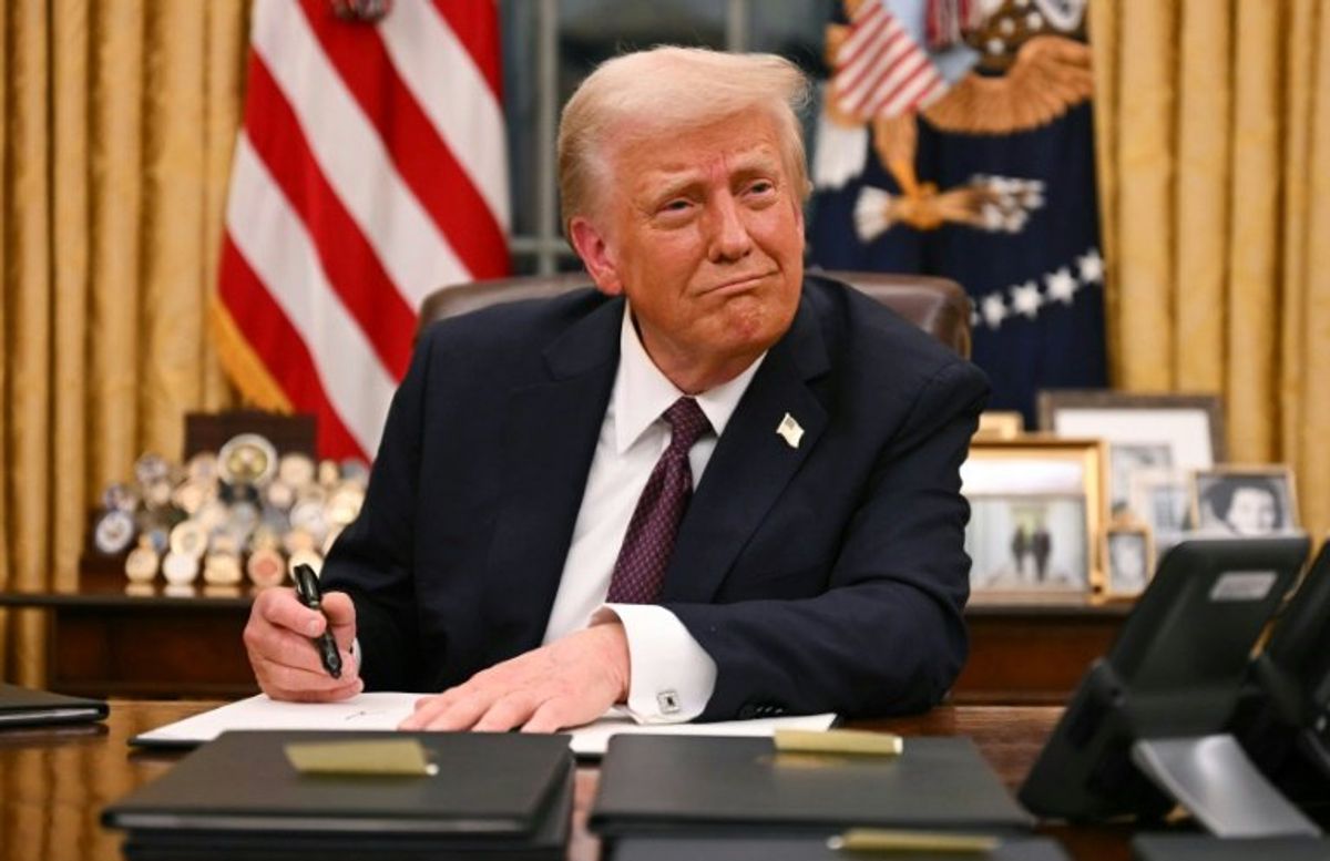 Trump halts refugee arrivals in crackdown