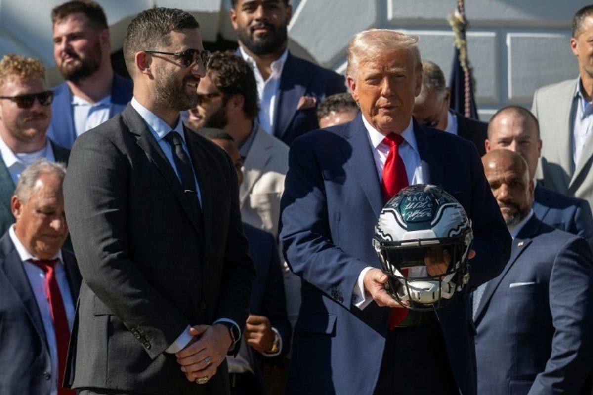 Trump salutes 'incredible' Eagles at White House reception