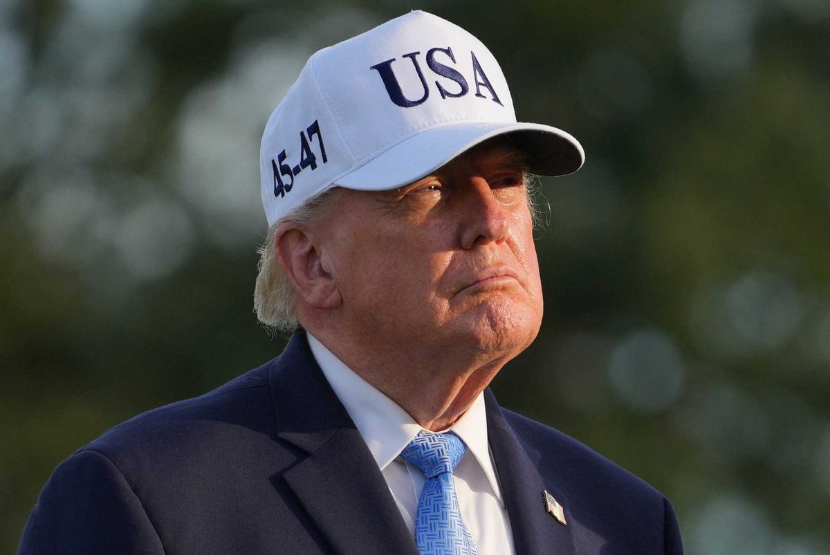 Trump has CEO in an 'awkward' corner ahead of their Sunday night dinner date: report