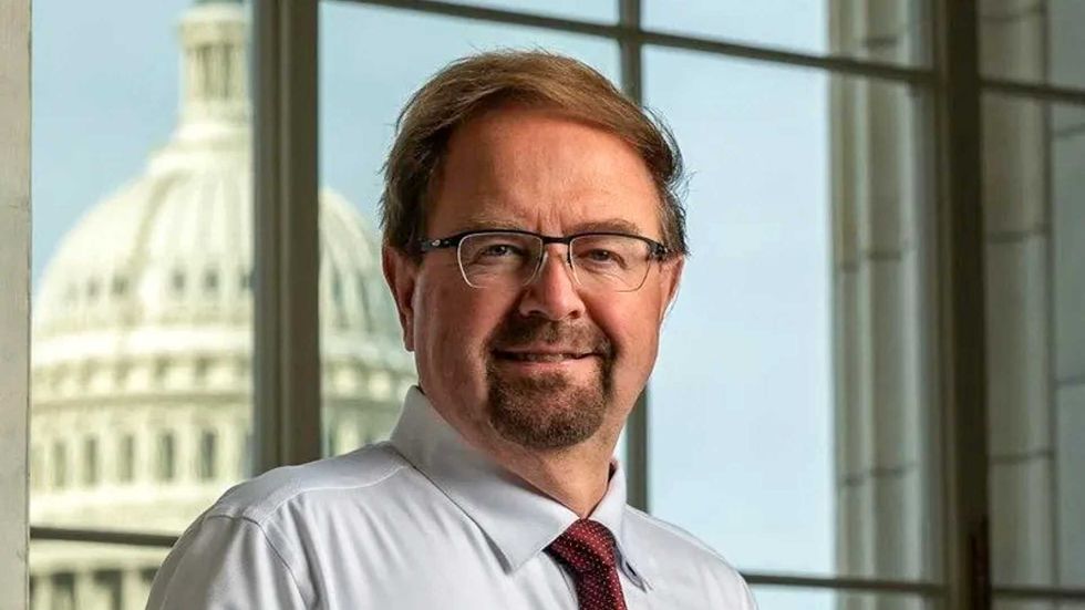 Report reveals crying GOP lawmaker read a poem for female staffer who rejected him