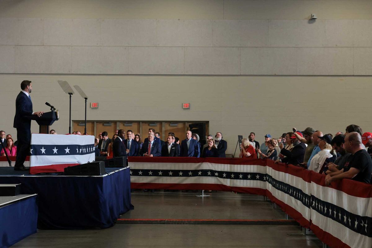 Ridicule as MAGA campaign rally flops in battleground state: 'Oof that's rough'