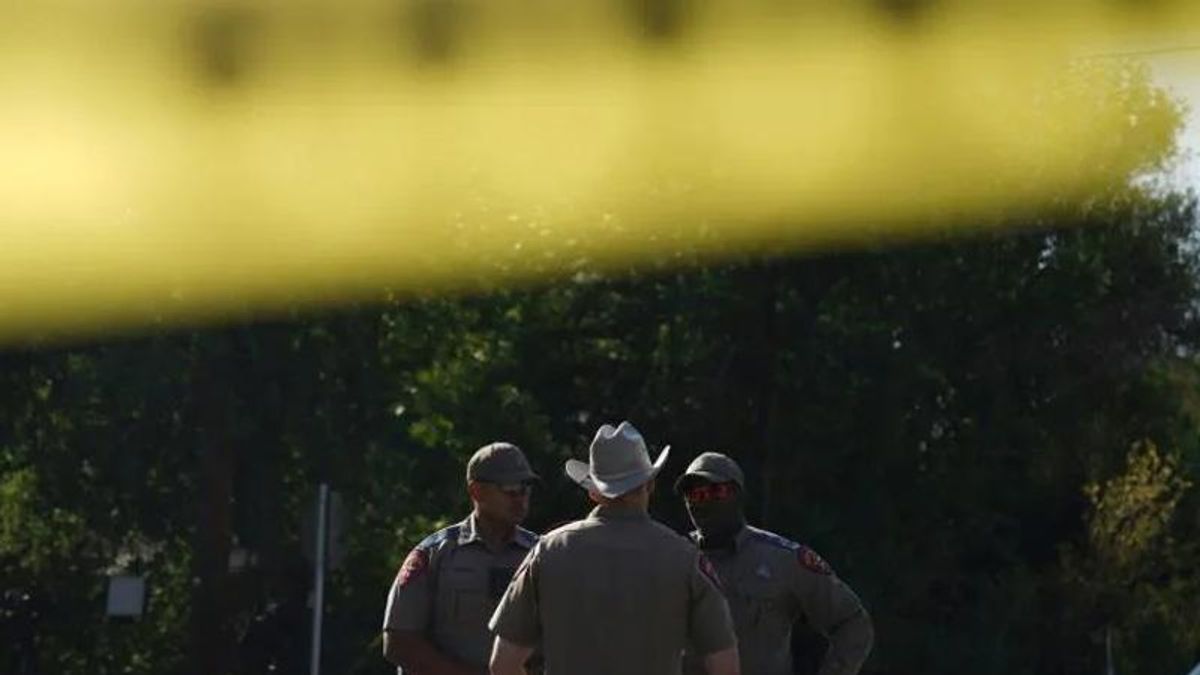 Watch: Texas GOP lawmaker clashes with CNN hosts during Uvalde shooting segment