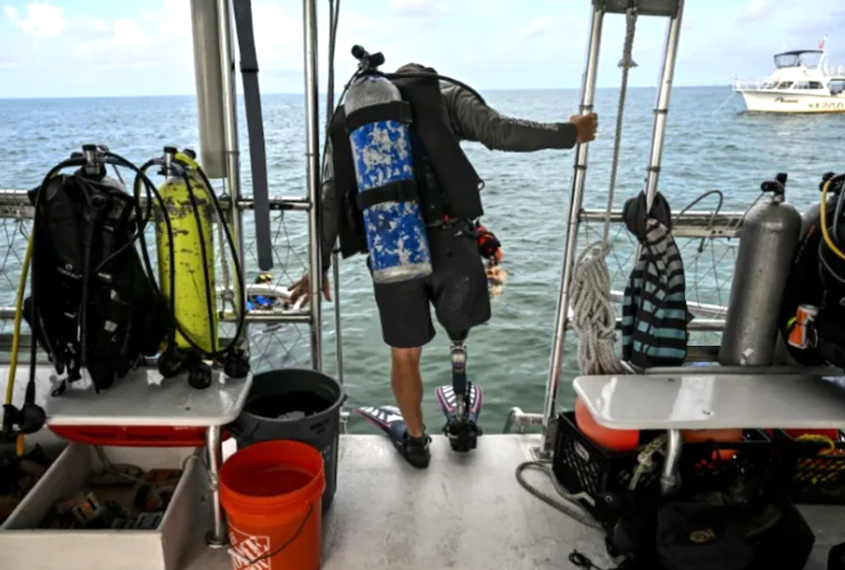 Wounded US veterans accept new mission: healing coral reefs