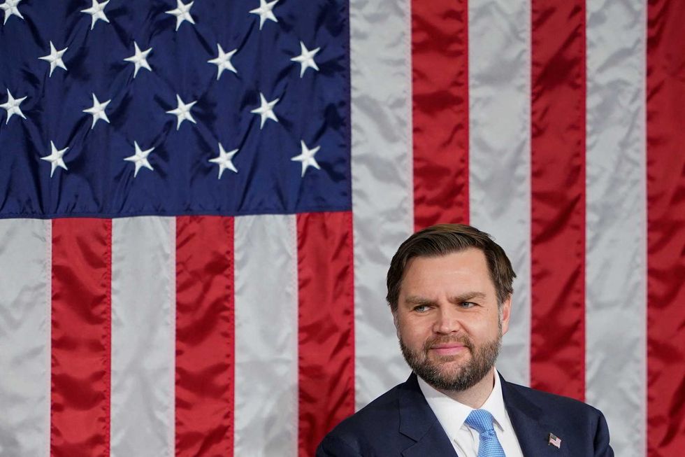 JD Vance confronted with harsh polls on Fox News: 'Turn it around'