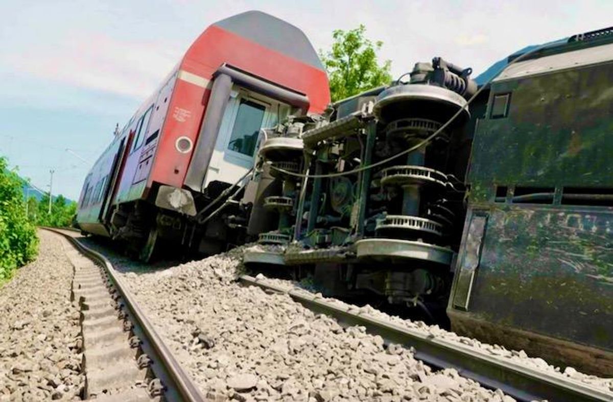 Several killed, dozens injured in train crash near German resort
