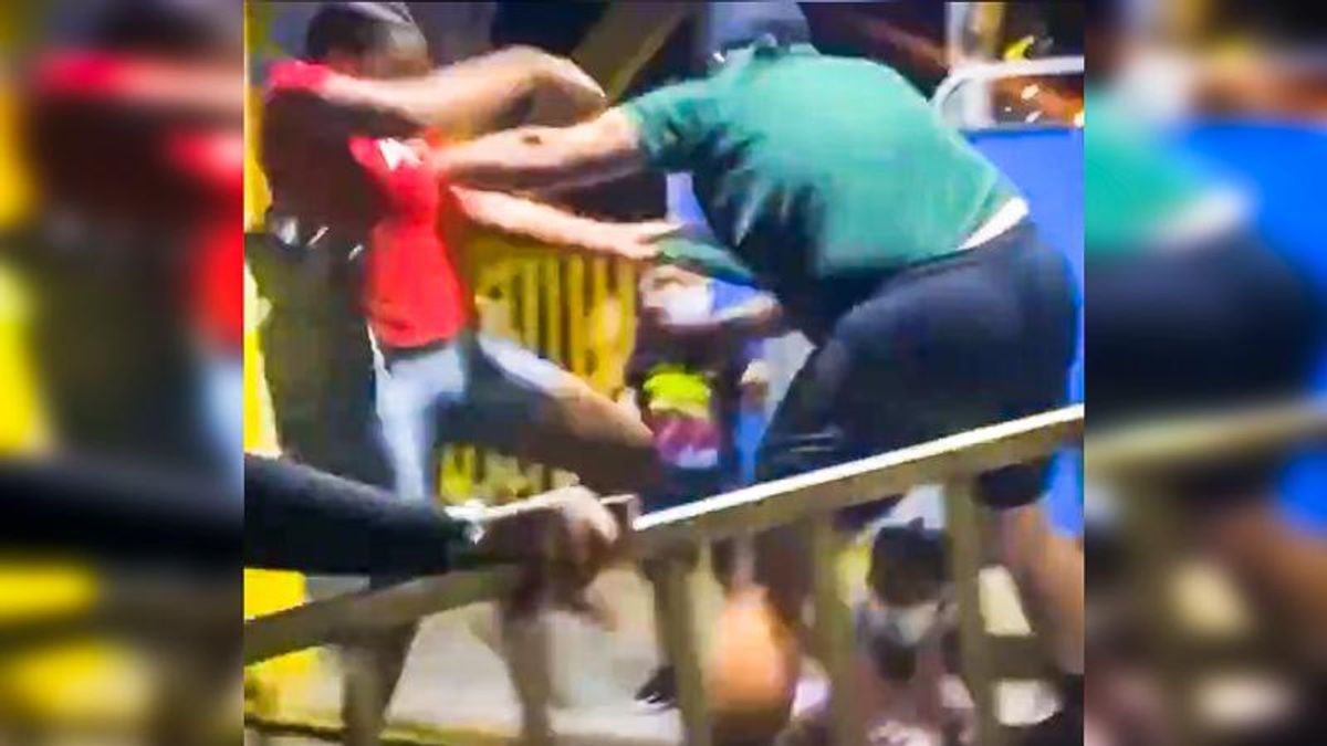 WATCH: Florida Ferris wheel operator gets a beating from crowd after he physically attacks Black mom