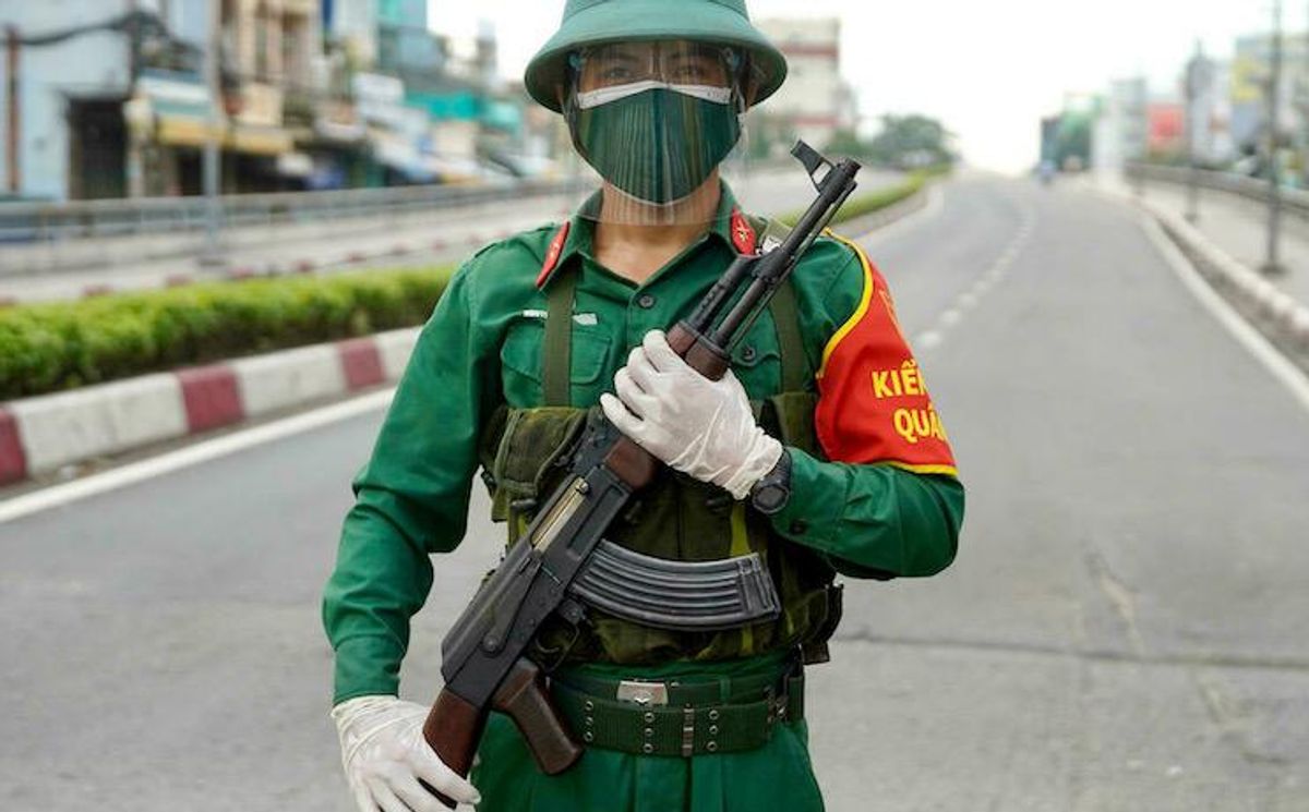 Vietnamese found in a refrigerated truck fleeing virus.