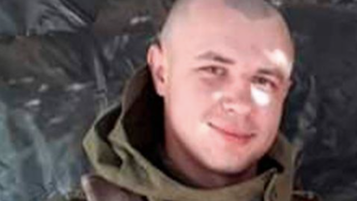 Ukrainian serviceman blows himself up in 'heroic act' to stop Russian tanks: military