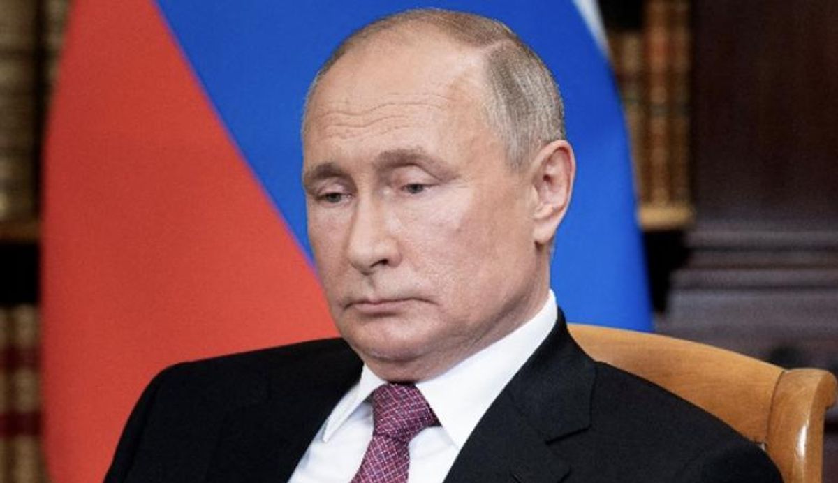 Russia on the verge of bond default triggering financial chaos: report