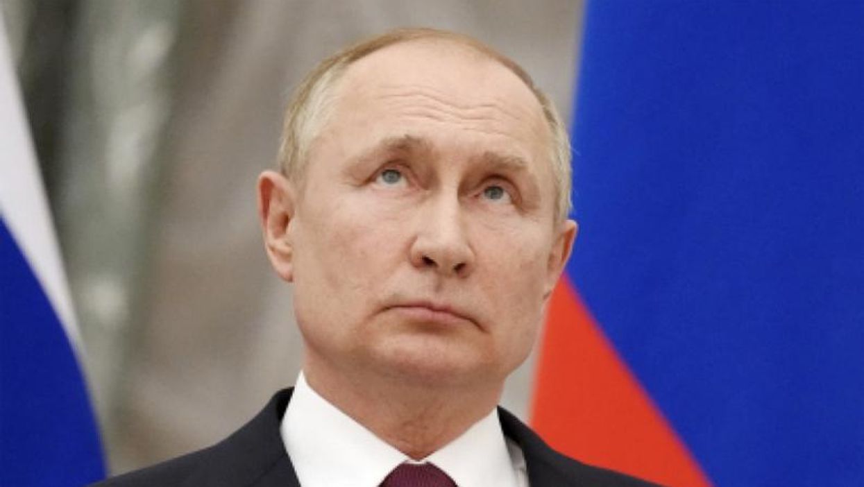 Putin is driving Russia 'into the ground' and Russian elites must be convinced to 'remove' him: former NATO ambassador
