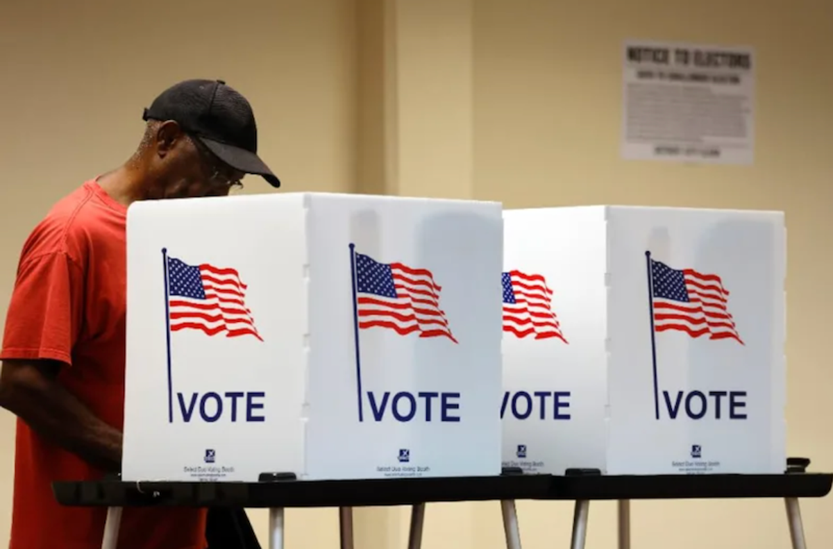 High U.S. early voter turnout gives both sides hope