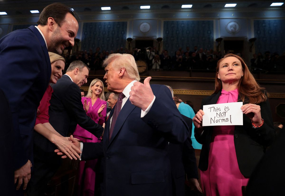 'Democrats should lose!' Trump rages over lack of applause and smiles during speech